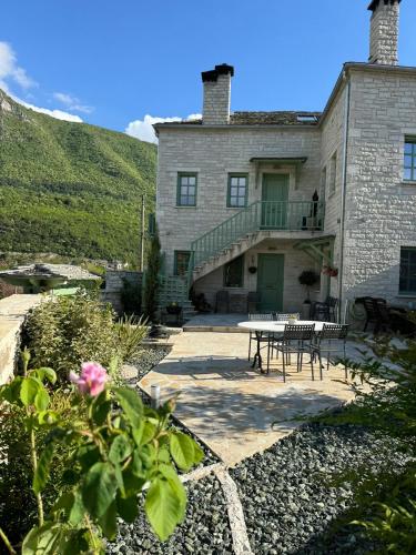 . Aristi boutique stonehouse with attic