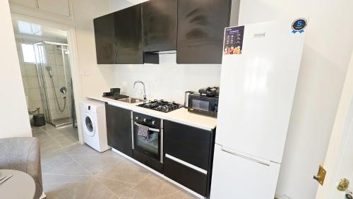 La Magenta Apartments 4