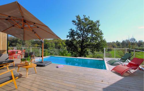 Peldbaseins, Luxurious Home In Suze La Rousse in Sk