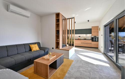 Stunning Home In Marija Bistrica in 瑪比亞比斯特里察