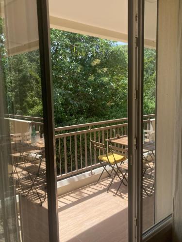 Balcony/terrace, Le Nid D'Aiguelongue Parking Wifi Climatisation Terrasse near Le Pascalou