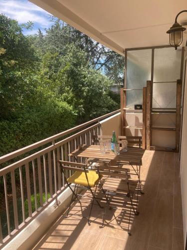 Balcony/terrace, Le Nid D'Aiguelongue Parking Wifi Climatisation Terrasse near Le Pascalou