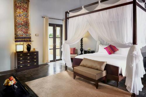 Heritage Suite with King Bed image 2