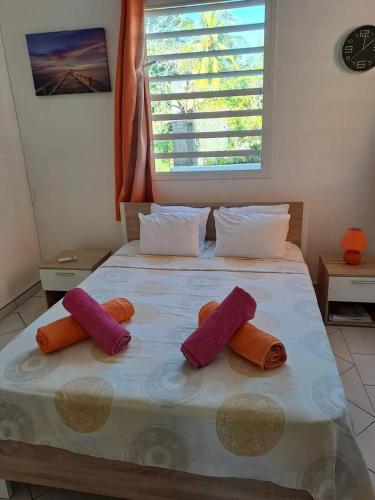 Maison de charme à Petit Bourg avec piscine partagée (Maison de charme a Petit Bourg avec piscine partagee) in Petit-Bourg