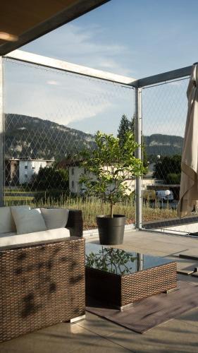 สภาพแวดล้อมโดยรอบ, Architektenhaus RHaa mit Terrassen in กอทซิส