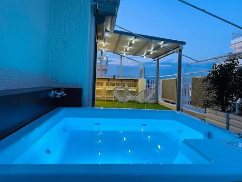 The Penthouse Private Jacuzzi & Lycabettus View, Atene