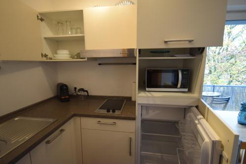 廚房, Nestwerk Komfort R23-12 - Balkon, Arbeitsplatz & Zentrumsnah in 里斯河畔比伯拉赫