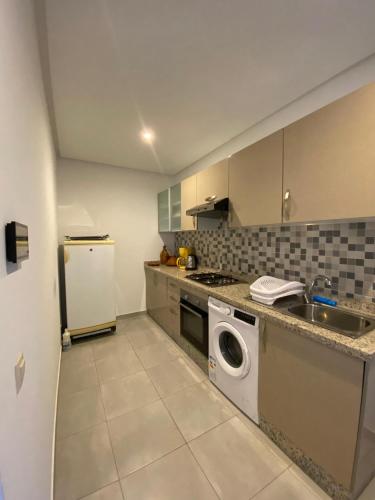 Kitchen, Costa Mar Playa 9 - Appartement Moderne avec Balcon et Vue Piscine - Proche de la Plage in Martil