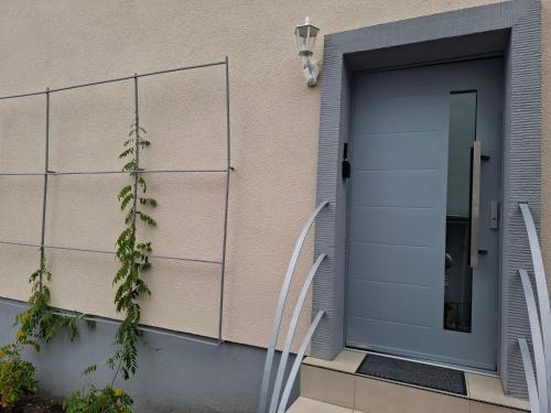 Umgeben von Seen und Wäldern