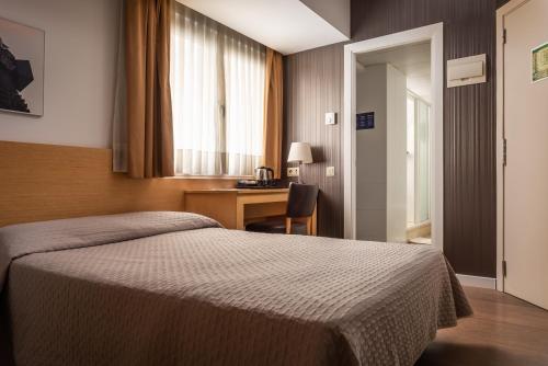Hotel Sagrada Familia - image 12