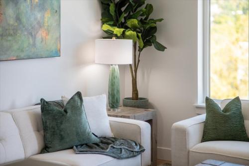 Incredible views! Pool,Gym,HTub Incredible views! Pool,Gym,HTub