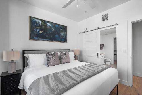 Incredible views! Pool,Gym,HTub Incredible views! Pool,Gym,HTub