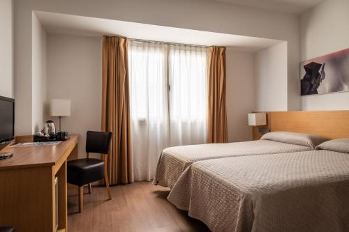 Hotel Sagrada Familia - image 14