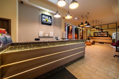 Full Moon Budapest - main image