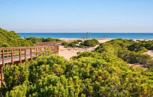 Nice home in Santa Pola w/ Jacuzzi WiFi and Outdoor swimming pool - image 3