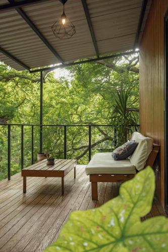 Mola Mola Surf Popoyo in 托拉