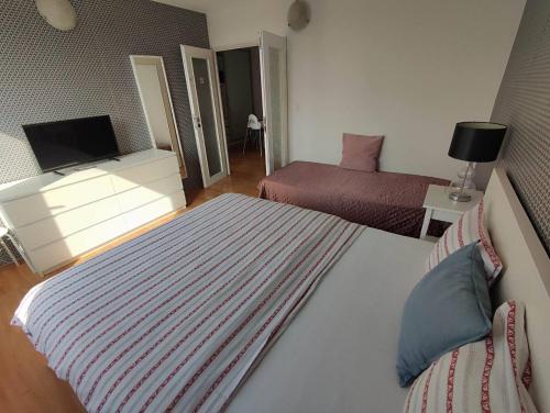 Golden Family Apartments - image 6