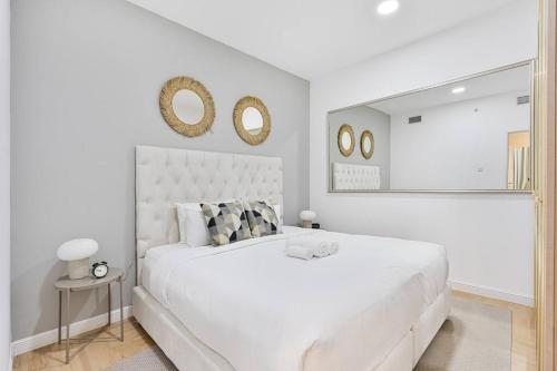 Urban Gem 2BR with Stunning Views, Dubái