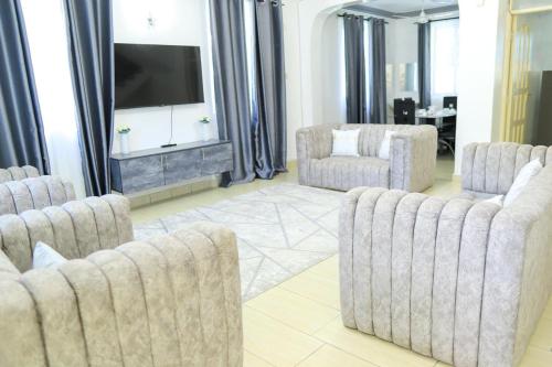 公共休息室/电视室, Mtwapa 3 bedroom villa and Townhouse in 姆特瓦帕
