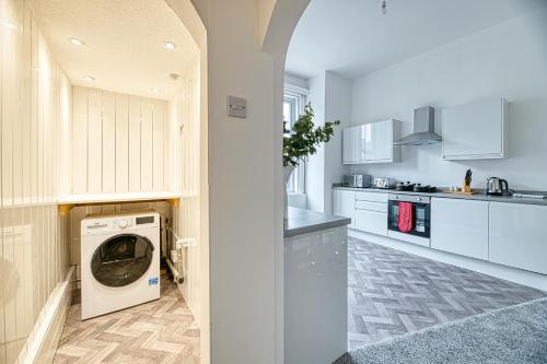 Glendale House by Guestz - Fylde Borough Town Hall