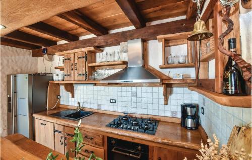 virtuve, Holiday Home Zastrazisce With Fireplace 03 in Zastražišće