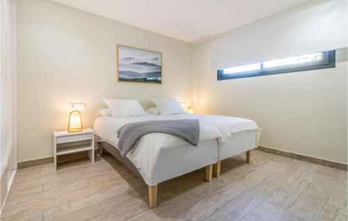 Amazing home in Finestrat w/ Outdoor swimming pool WiFi and Outdoor swimming pool - image 9