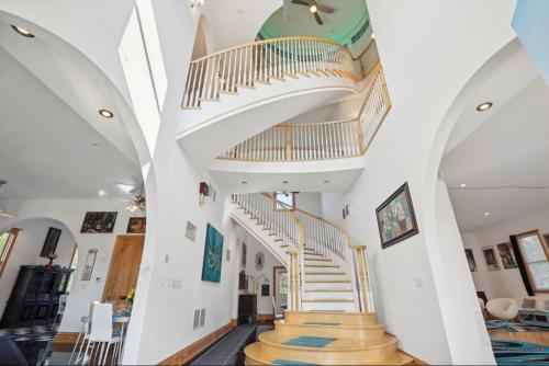 The Starlight Tower Manor, River, Arcades, Observatory, Theater in Fort Atkinson, USA