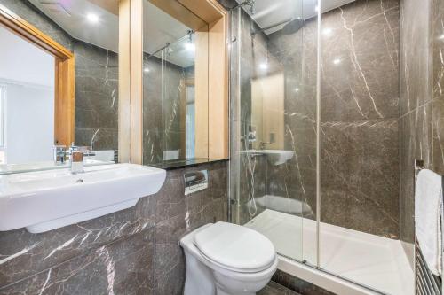 Spacious 2-Bed - Balcony - St Pancras - Sleeps 6, Londýn (fotografie 10)