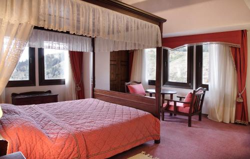 HOTEL SPA MONTANA - Tap to explore photos