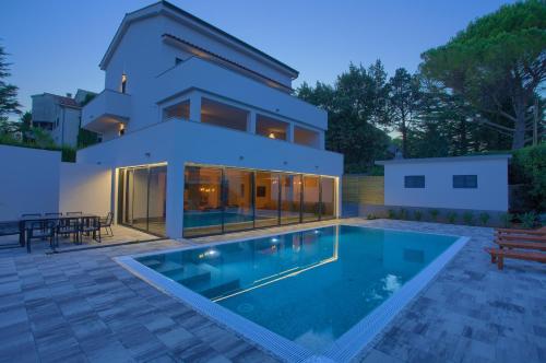 Elegant Villa Chiara with pool Elegant Villa Chiara with pool