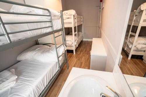 Talbot Street Guest House Room Type - Quadruple Room with Shared Bathroom