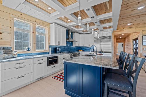 Marianne’s Marianne’s