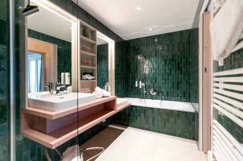 611389455 Familienhotel Felsenhof