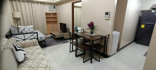 1 bedroom Condotel in front of terminal 3 Airport, Manille (photo 7)