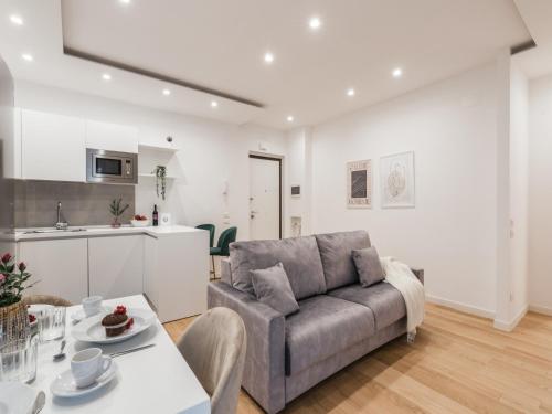 The Best Rent - Modern one-bedroom apartment in the Cipro area, Rom