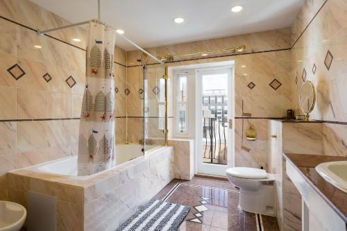 Hyde Park View Marble Arch Apt - image 4