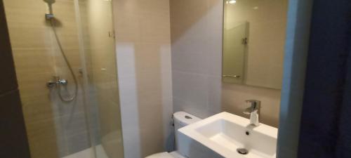 1 bedroom Condotel in front of terminal 3 Airport, Manille (photo 8)