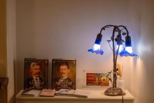 Larsens Cottage 2 - Historic 1880 Home