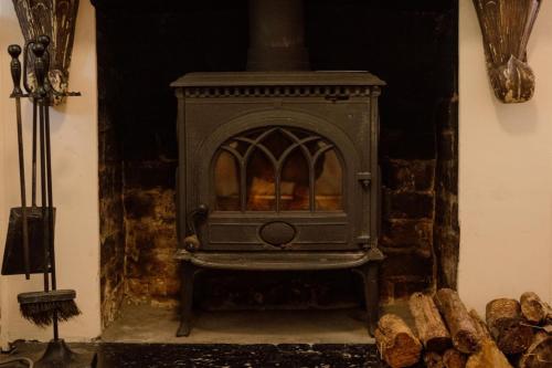 Larsens Cottage 2 - Historic 1880 Home