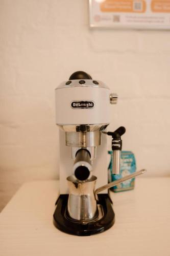 Larsens Cottage 2 - Historic 1880 Home