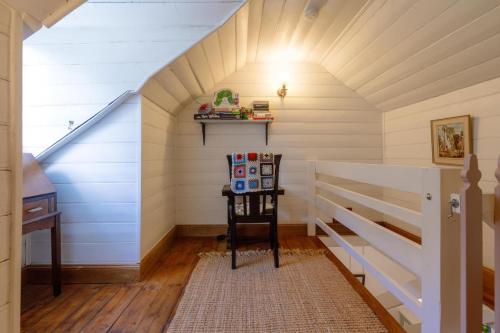 Larsens Cottage 2 - Historic 1880 Home