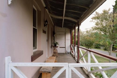 Larsens Cottage 2 - Historic 1880 Home