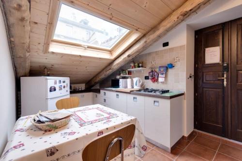 Wonderful attic in city centre, Turin (photo 5)