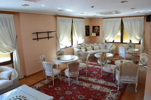 Hotel Flor de la Mancha - image 13
