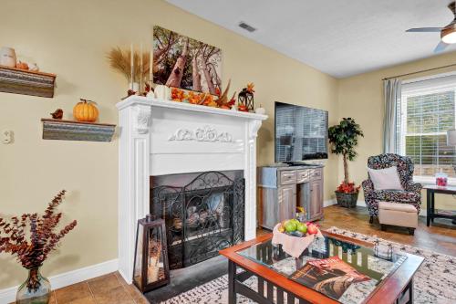 Hill House Bed and Breakfast Hill House Bed and Breakfast