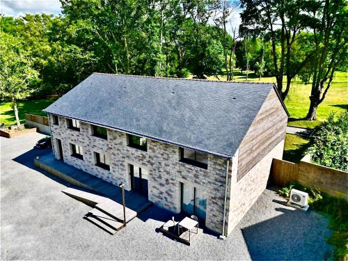 ทัศนียภาพภายนอกโรงแรม, Chambres d'hôtes ''La Clairière aux Chênes'' (Chambres d'hotes ''La Clairiere aux Chenes'') in แทรลิเย