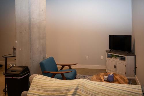 Inspired Urban Loft Free Parking Close to Mayo in Rochester, USA