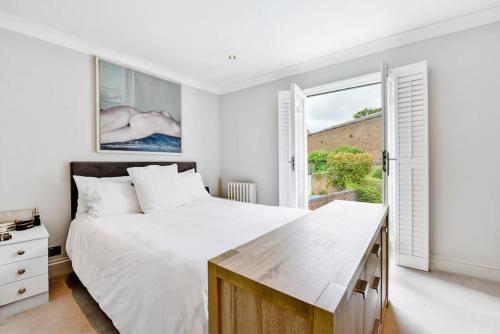 Chic 3-Bed Townhouse,2 Mins to Windsor's Long Walk, Windsor (fotografie 2)