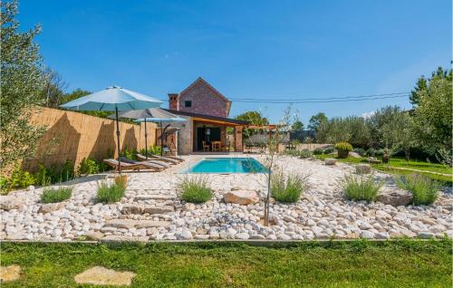 Awesome Home In Glavina Donja