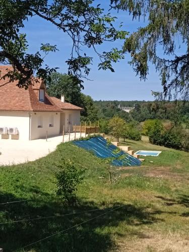 Gîte Périgord 14 personnes avec piscine gîte à louer Le Sud